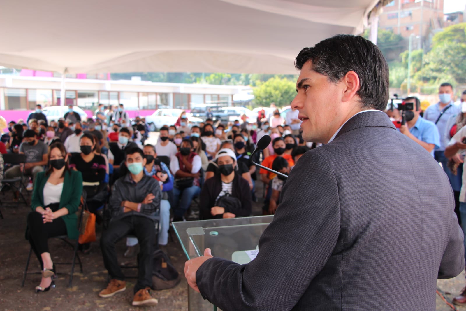Apoya gobierno de Toño Ixtláhuac a 200 estudiantes foráneos con el 50% de su traslado a otras ciudades