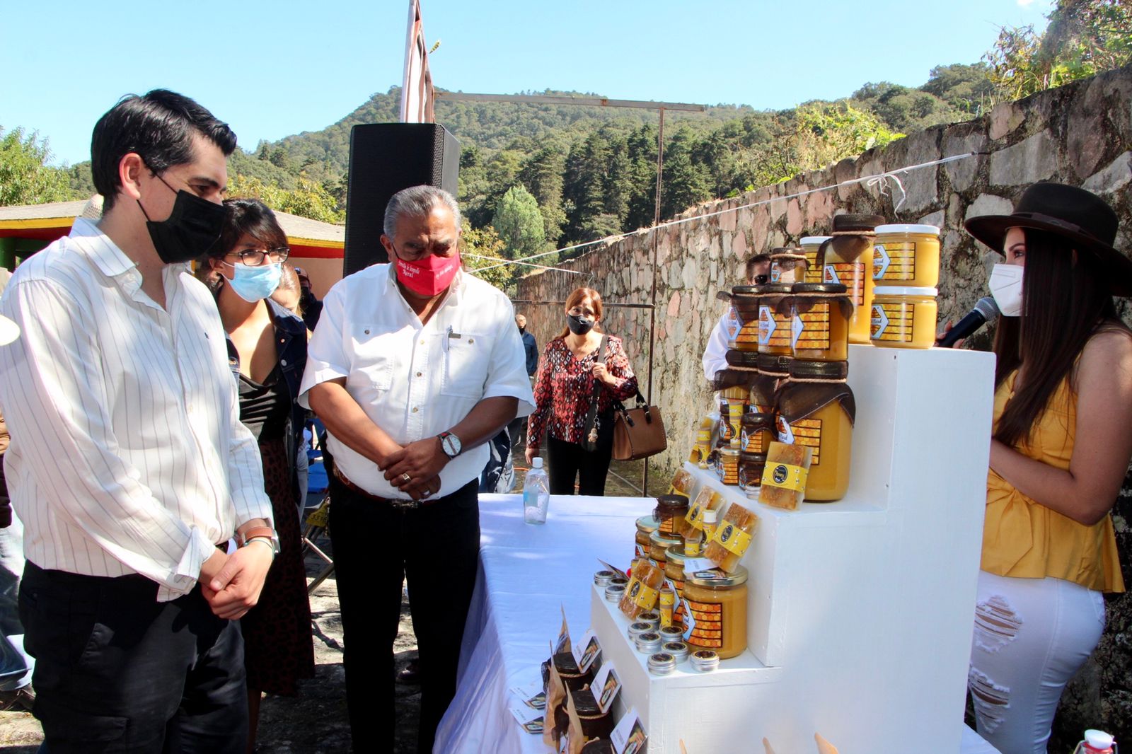 Anuncia Toño Ixtláhuac mayor impulso a la producción Apícola del municipio