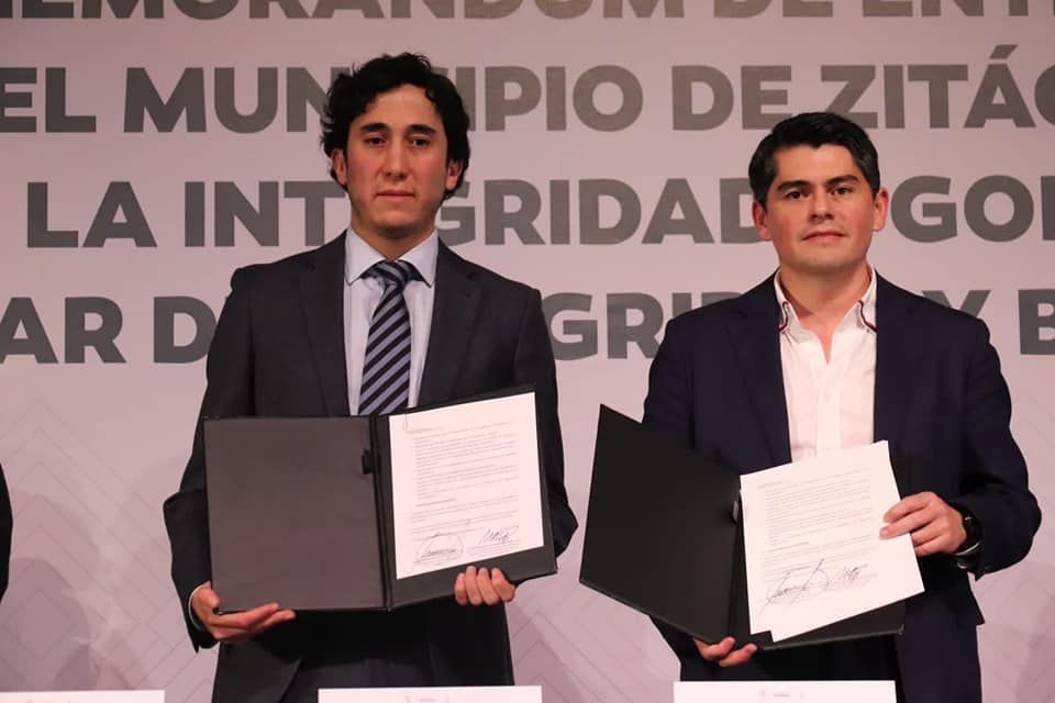Firma Toño Ixtláhuac Memorándum en beneficio de eficientar, transparentar y garantizar un buen gobierno.