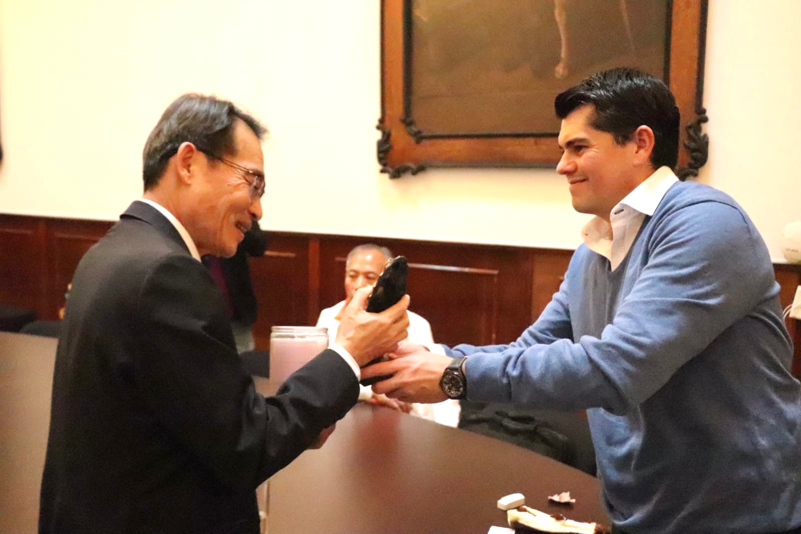 Sostiene Toño Ixtláhuac encuentro con embajador de Taiwán.