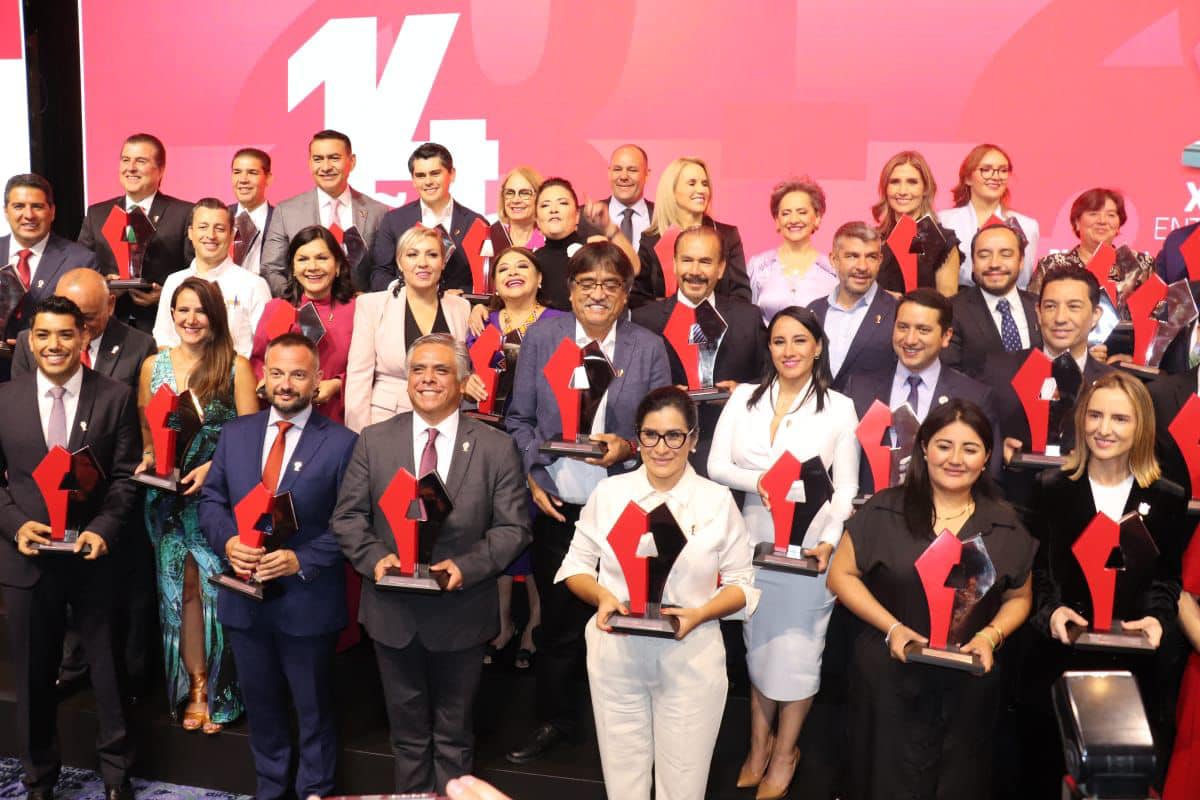 Recibe Toño Ixtláhuac premio a las Mejores Prácticas de Gobiernos Locales 