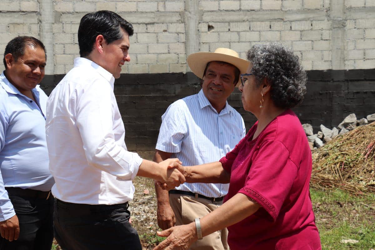 Beneficia #GobiernoDeSoluciones con agua potable a colonia El Palmar