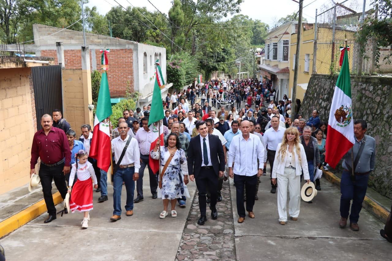 Juan Antonio Ixtláhuac presente  en Conmemoración del CCLIX Natalicio de José María Morelos y Pavón en Coatepec