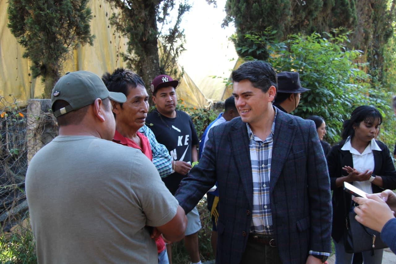 Gobierno de la Heroica supervisa rehabilitación de camino en San Felipe de los Alzati